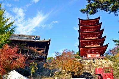 five-storied-pagoda-gojunoto-itsukushima-shrine-miyajima-island